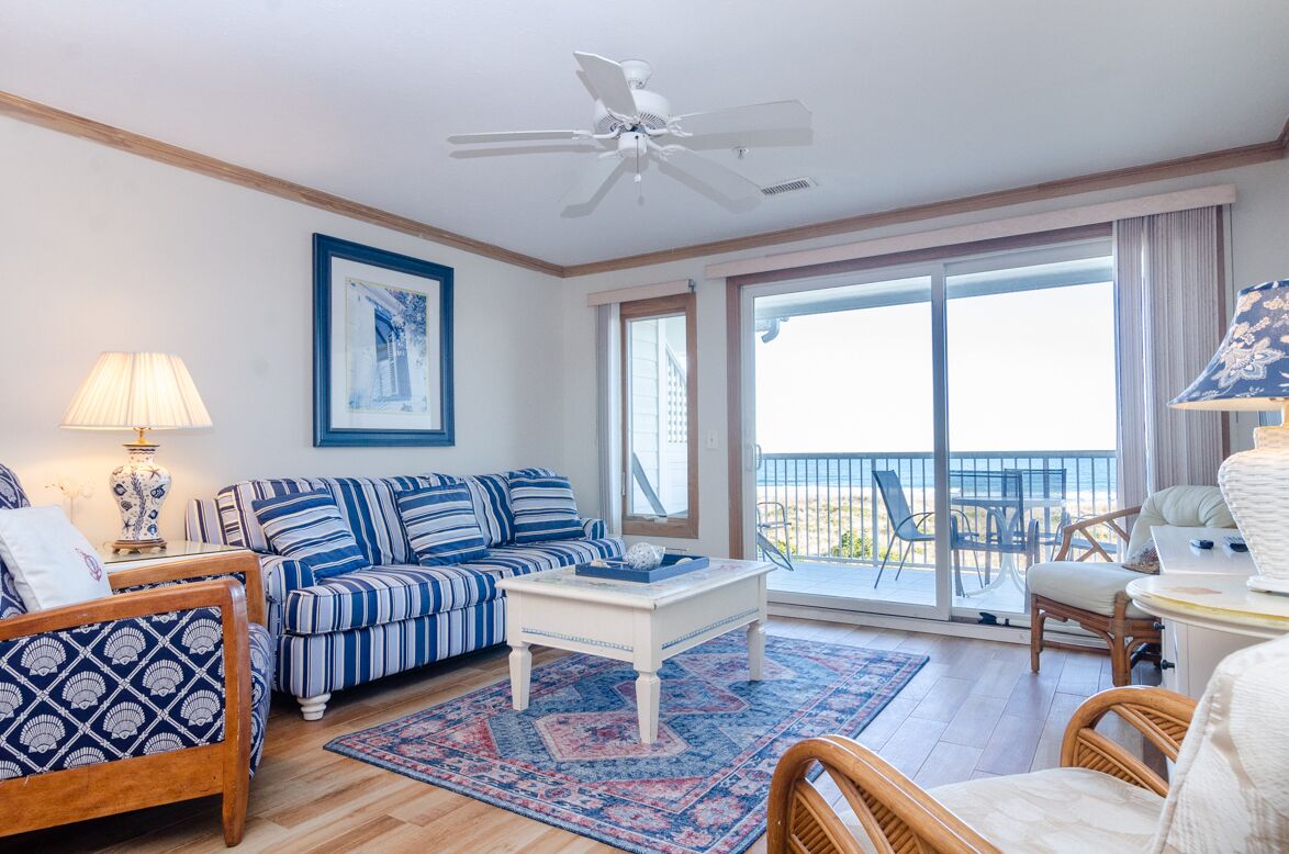 Comfortable oceanfront condo in Wrightsville Dunes