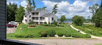 Condo at G.T. Resort near Traverse City. Walk to water. A/C.