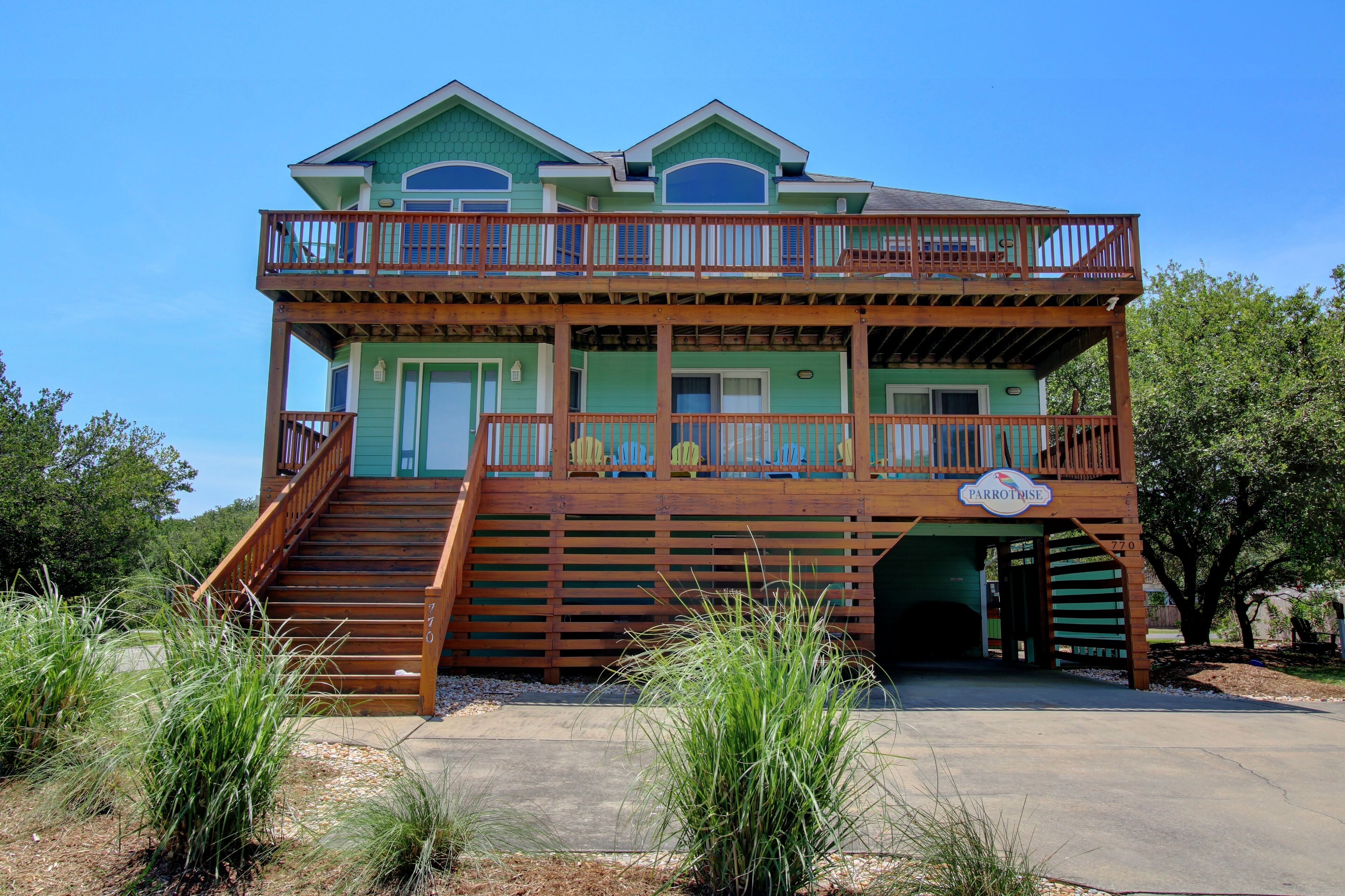Parrotdise 7 bedroom home at Ocean Sands