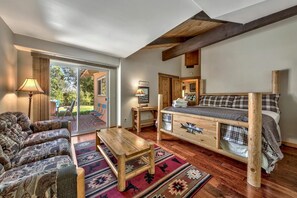 5 Schlafzimmer, Schreibtisch, Bügeleisen/Bügelbrett, kostenloses WLAN