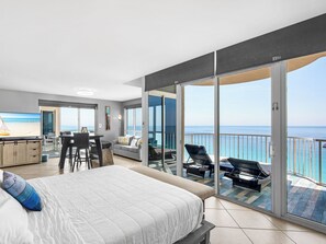 5 bedrooms, desk, iron/ironing board, travel cot