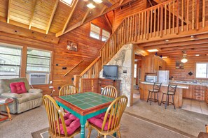 TV, fireplace, foosball, table tennis - Amazing Ranch Sleeps 42 Plus! Located On 75 Acres With A Pool And Barn (Wimberley)