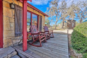 Terrace/patio - Amazing Ranch Sleeps 42 Plus! Located On 75 Acres With A Pool And Barn (Wimberley)