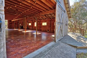 Property grounds - Amazing Ranch Sleeps 42 Plus! Located On 75 Acres With A Pool And Barn (Wimberley)