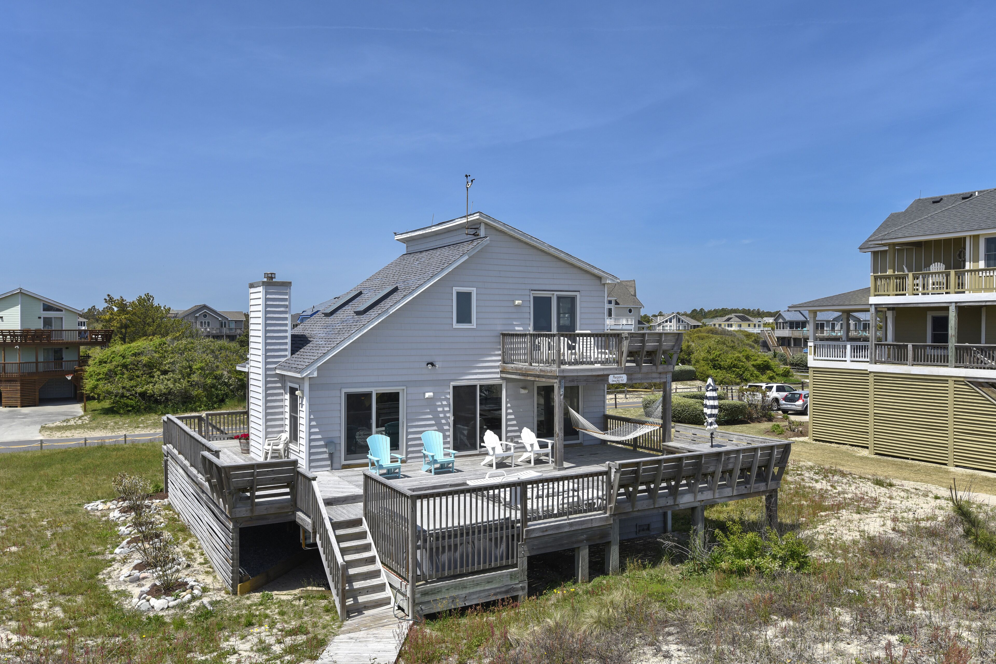 WH1019- Oceanfront Oasis! Featuring 3 BRs, Wifi, Ocean Views and Hot Tub!!