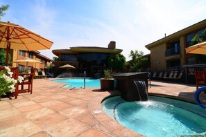 A heated pool - North Scottsdale Resort Like Living, Close to EVERYTHING! (Phoenix)