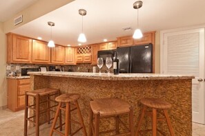 Fridge, microwave, stovetop, dishwasher - Florence II 403 - Rattan resort vibes;Cute bedrooms;Beachfront pool (South Padre Island)