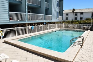 Een verwarmd zwembad