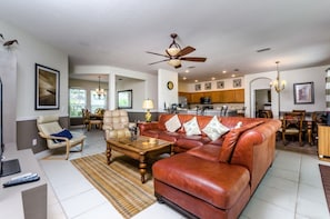 TV, video game console, DVD player - Lovely Villa with an Great Pool and Spa, Villa Orlando 1484 (Davenport)