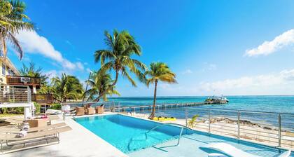 Blue Serenity: Beach House w/Pool, Pickleball Courts + Backyard Snorkeling