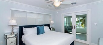 Mahogany Cove: Breezy Beach House avec plongée en apnée dans l'arriÚre-cour