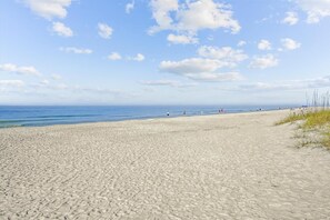 Solstolar och strandhanddukar