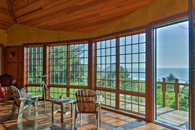 Forested Gold Beach House w/ Panoramic Ocean Views