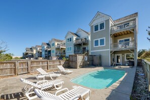 Pool - Wine Down at SandCastle, 5 Bedroom Luxury Home w/ Private Pool (Nags Head)