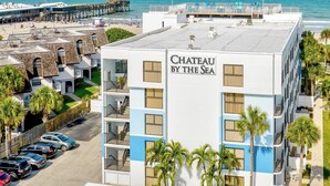 Exterior - Pier-Side Penthouse Spacious Corner Unit W/Heated Pool & BBQ Grills! 🌴 (Cocoa Beach)