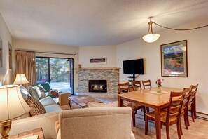 TV, fireplace