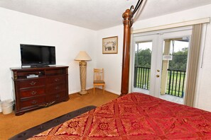 6 soverom, strykejern/-brett, internettilgang og sengetøy