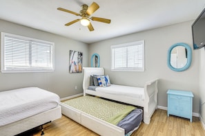 2 habitaciones, escritorio, internet y ropa de cama