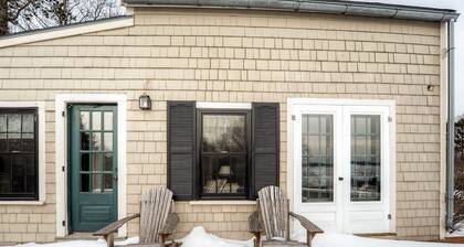Beautiful Views, 1 Mi to Beach! Ipswich Cottage