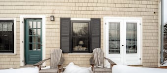 Sunny 4BR Ipswich Cottage med vakre utsikt!