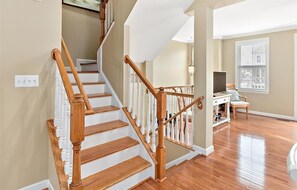 Interior - Exceptional Luxury 5 Bedroom Townhouse With WiFi In Gated Community On Bayside With Indoor/Outdoor Pools, Private Beaches, Restaurant, And More Just Ten Minutes From Beach! (Ocean City)