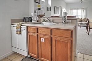 Fridge, microwave, stovetop, dishwasher
