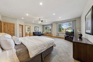 4 Schlafzimmer, Bügeleisen/Bügelbrett, Reisekinderbett, kostenloses WLAN
