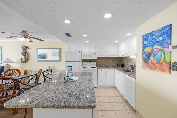 ثلاجة، ميكروويف، فرن، غسالة أطباق