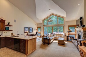 Televisie en een open haard