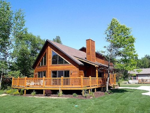 Ultimate Rustic Retreat @ Spring Brook Resort | Lapsiystävällinen kuuden makuuhuoneen koti