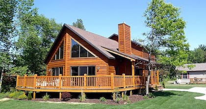 Ultimate Rustic Retreat @ Spring Brook Resort | Lapsiystävällinen kuuden makuuhuoneen koti