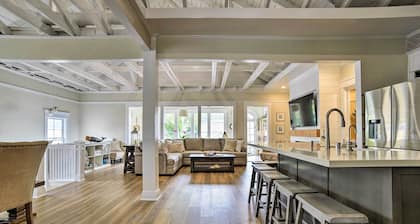 Charming Renovated Avalon Townhome, Walk to Beach!