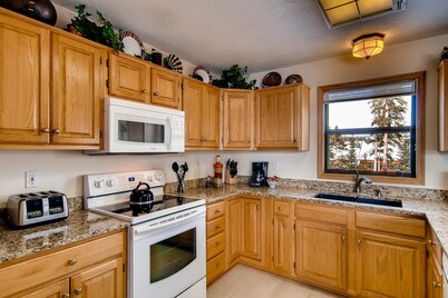 Cozy Mountain Getaway with Hot Tub, Spacious Deck & All-Season Fun Awaits!