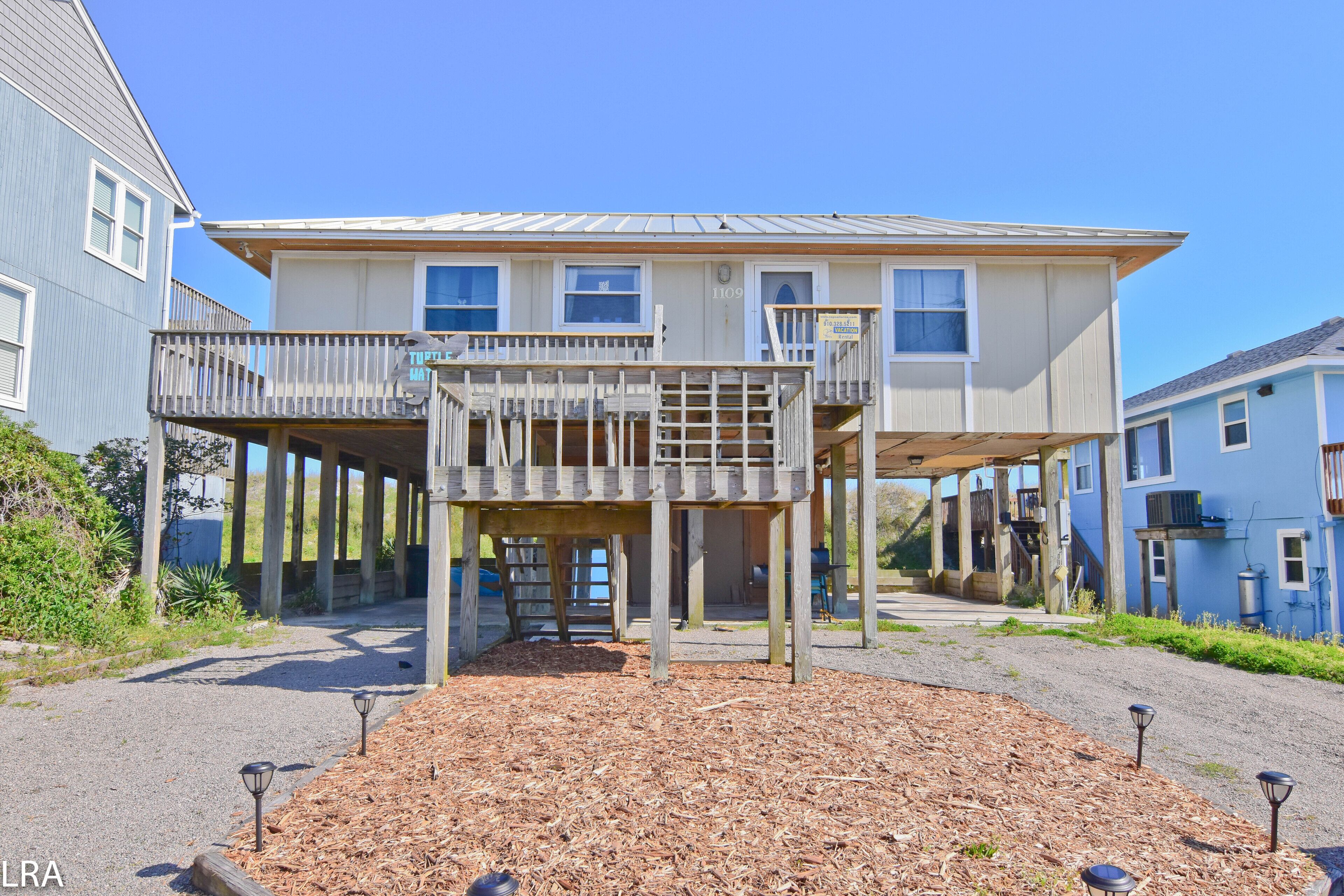 Enchanting 4br Pet Friendly Oceanfront Gem in Topsail Beach!