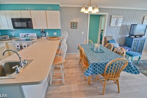 Fridge, microwave, stovetop, dishwasher - Turtle Watch': Unwind with Ocean Views & Comfort (Topsail Beach)