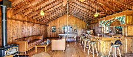 Televisión, estéreo y oficina