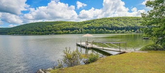 Lakefront Nieuwe Preston Cottage w / Dock & Fire Pit!