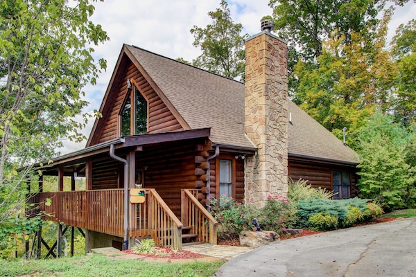 Sevierville Vacation Rental | 2BR | 2BA | 1,008 Sq Ft | Stairs Required