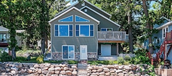Rummelig Edgerton Home w / Private Beach & Views!