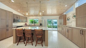 Fridge, microwave, oven, stovetop - Heated Pool & Spa, FREE WiFi, Near AMI Beach & Village, Dog* (See Note) Friendly! (Anna Maria)