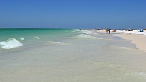 Beach towels - Heated Pool & Spa, FREE WiFi, Near AMI Beach & Village, Dog* (See Note) Friendly! (Anna Maria)