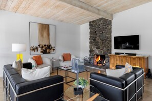 Smart TV, fireplace, DVD player