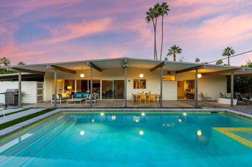 Midcentury Cool – Palm Springs Modern Home