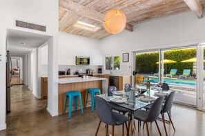 Dining - Midcentury Cool – Palm Springs Modern Home (Palm Springs)