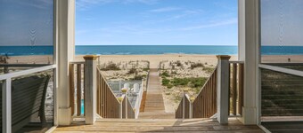 Private Pool, Beachfront, Quiet ~ Coastal Cove