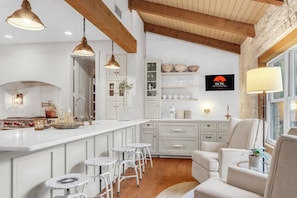 Additional seating at the breakfast bar - Main House