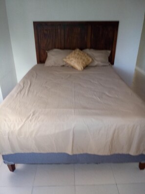 3 bedrooms, iron/ironing board, free WiFi, bed sheets - Sand Dollar Vacation Apartment with rental car available at preferred rates (Mangrove)