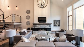 TV, fireplace, ping pong, stereo