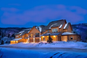 Exterior - Havre 117 Tremblant | Luxurious & Modern | Ski-in Ski-out / Tremblant Living (Mont-Tremblant)