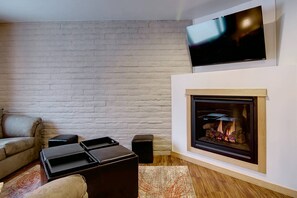 Smart TV, fireplace, Netflix, DVD player